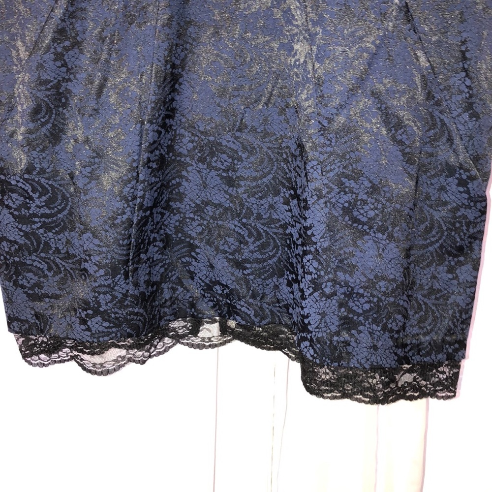 Dress - Picture 4 of 4